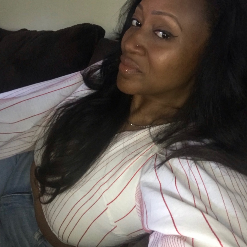 Red And White Crop Top With Open Back - image 5